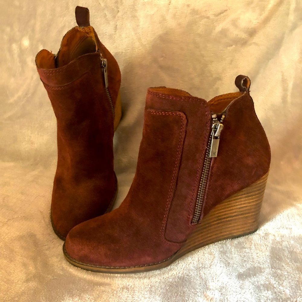 Lucky Brand Wedge Booties in burgundy suede. Sz 7